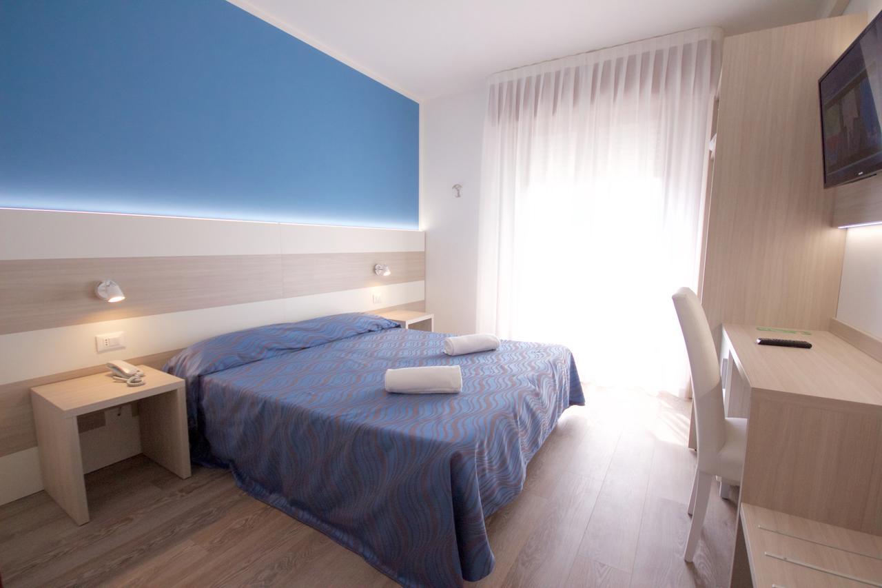 Hotel Serenella Лидо-ди-Езоло Экстерьер фото
