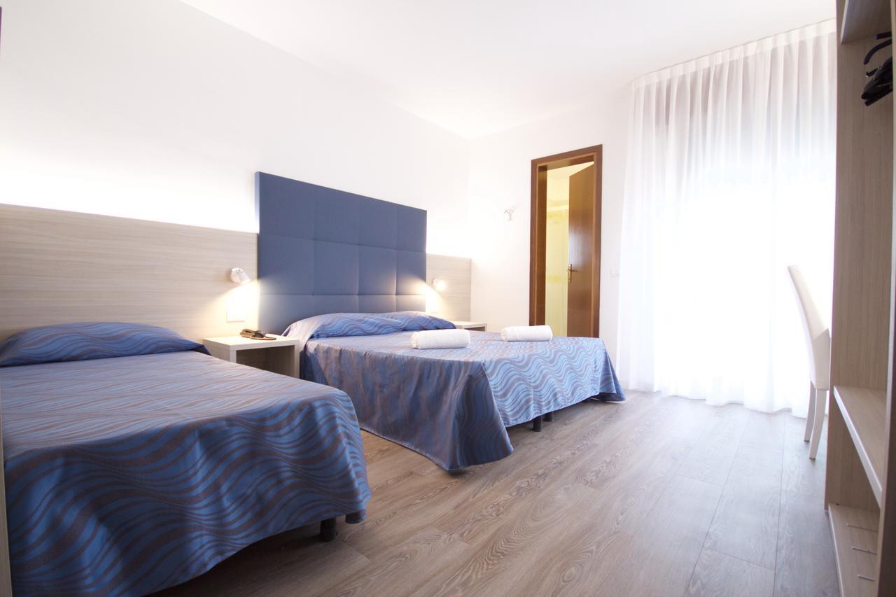 Hotel Serenella Лидо-ди-Езоло Экстерьер фото